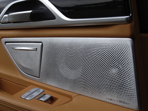 BMW 7 Serie 750i V8 TwinTurbo 449PK / M- Individual / B&W
