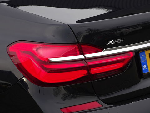 BMW 7 Serie 750i V8 TwinTurbo 449PK / M- Individual / B&W