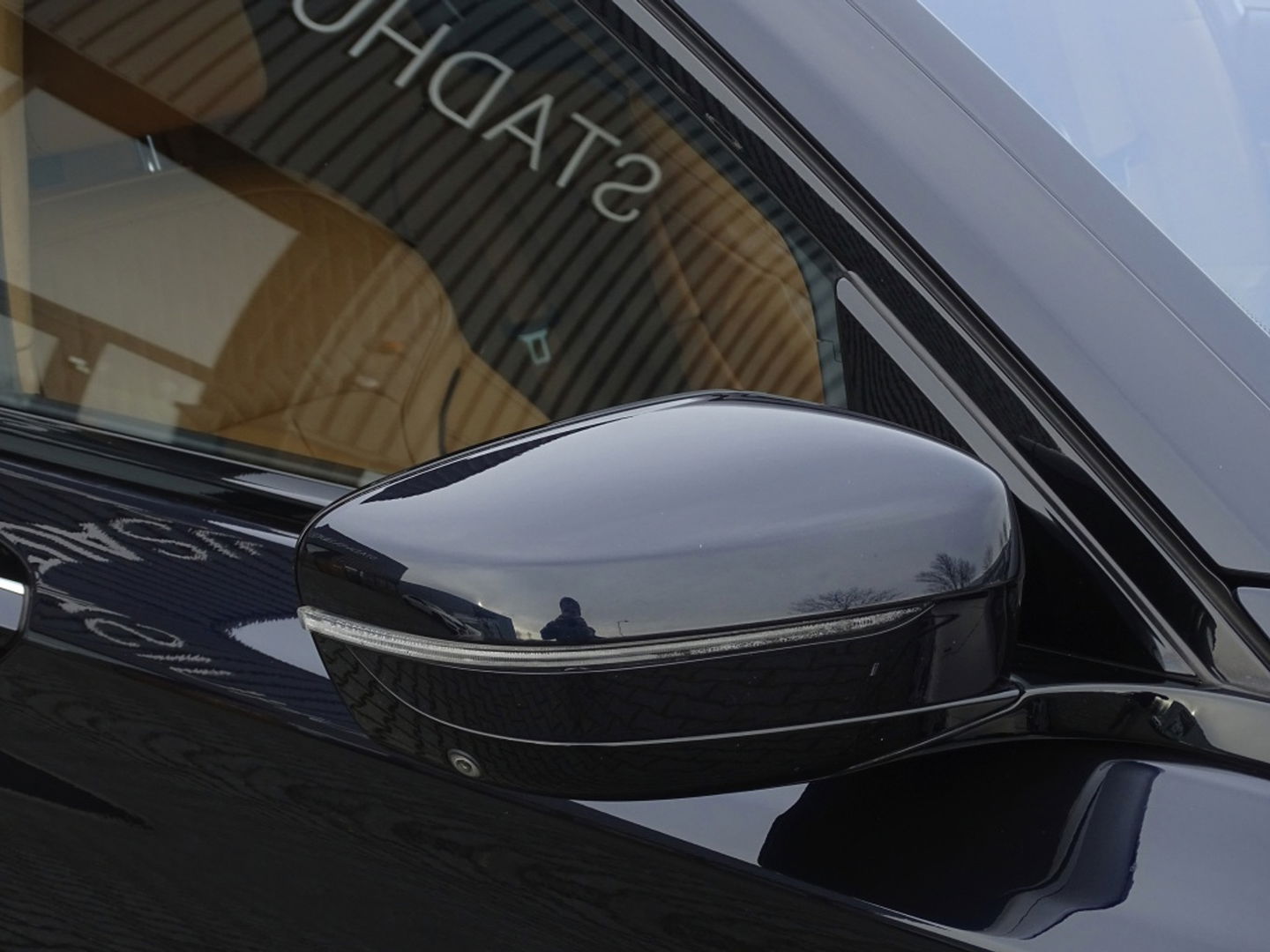 BMW 7 Serie 750i V8 TwinTurbo 449PK / M- Individual / B&W
