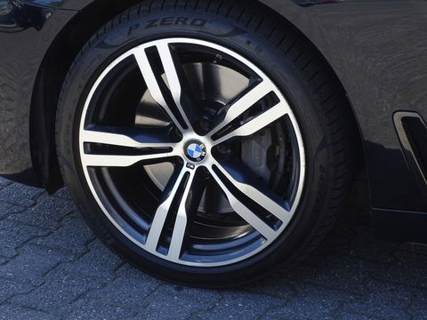BMW 7 Serie 750i V8 TwinTurbo 449PK / M- Individual / B&W