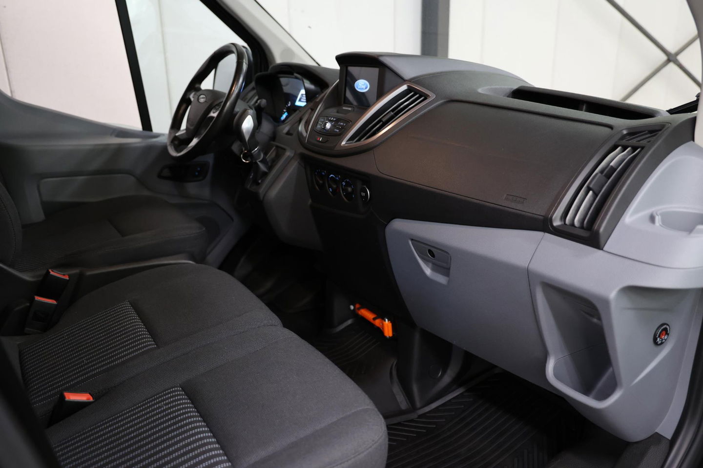 Ford Transit 2.0 TDCI L2H3 LAADKLEP AUTOMAAT DUBBELE SCHUIFDEUR