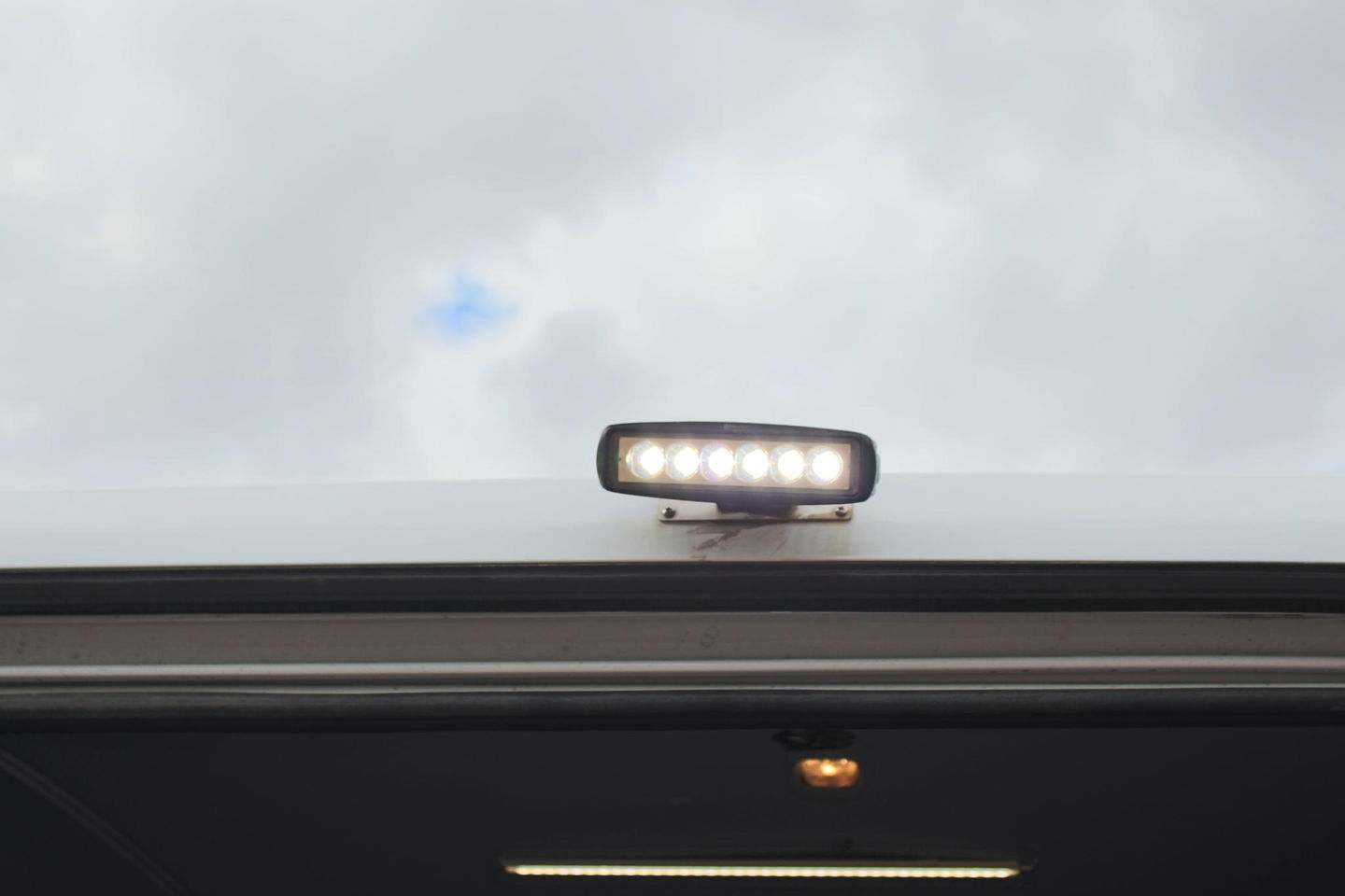 Ford Transit 350 2.0 TDCI L2H2 Trend SORTIMO, Navigatie, Camera, Flits verlichting, Powerstation 3500W, Standkachel motor en interieur