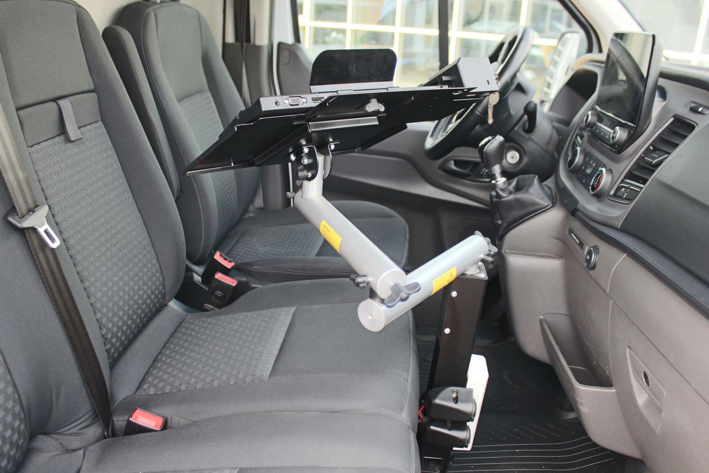 Ford Transit 350 2.0 TDCI L2H2 Trend SORTIMO, Navigatie, Camera, Flits verlichting, Powerstation 3500W, Standkachel motor en interieur