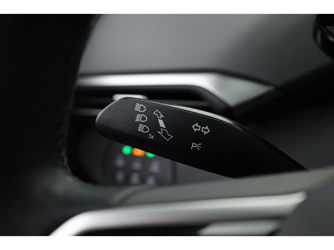 Volkswagen ID.4 First 77 kWh | Pano | Adapt. Cruise | 360cam | IQ. Light | Warmtepomp | 21''