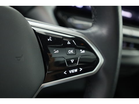 Volkswagen ID.4 First 77 kWh | Pano | Adapt. Cruise | 360cam | IQ. Light | Warmtepomp | 21''