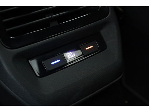 Volkswagen ID.4 First 77 kWh | Pano | Adapt. Cruise | 360cam | IQ. Light | Warmtepomp | 21''
