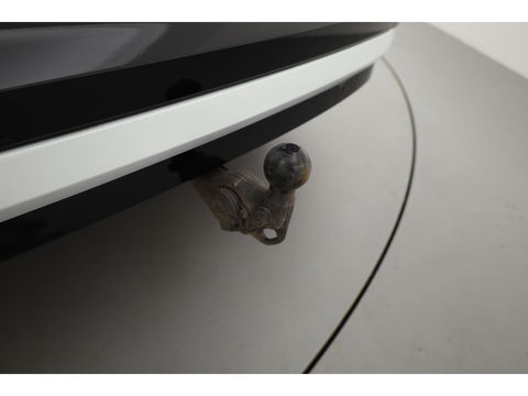 Volkswagen ID.4 First 77 kWh | Pano | Adapt. Cruise | 360cam | IQ. Light | Warmtepomp | 21''