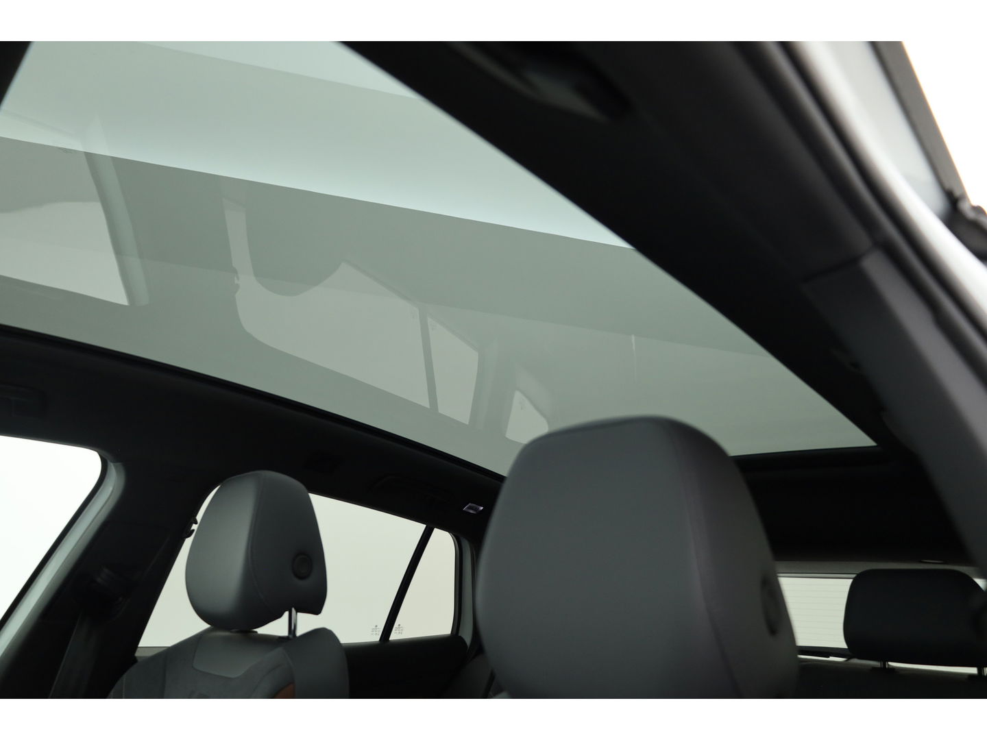 Volkswagen ID.4 First 77 kWh | Pano | Adapt. Cruise | 360cam | IQ. Light | Warmtepomp | 21''
