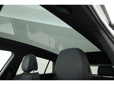 Volkswagen ID.4 First 77 kWh | Pano | Adapt. Cruise | 360cam | IQ. Light | Warmtepomp | 21''