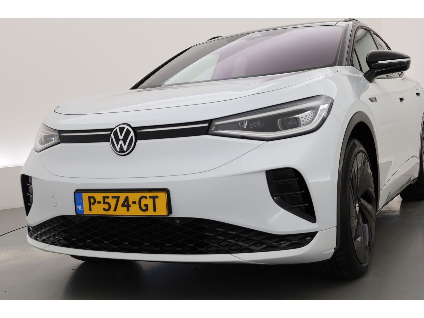 Volkswagen ID.4 First 77 kWh | Pano | Adapt. Cruise | 360cam | IQ. Light | Warmtepomp | 21''