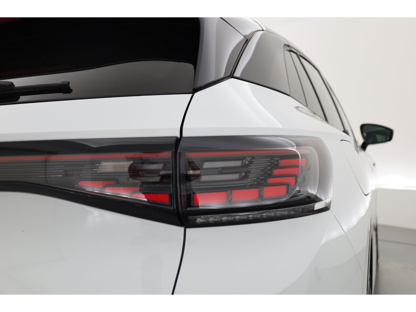 Volkswagen ID.4 First 77 kWh | Pano | Adapt. Cruise | 360cam | IQ. Light | Warmtepomp | 21''
