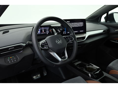 Volkswagen ID.4 First 77 kWh | Pano | Adapt. Cruise | 360cam | IQ. Light | Warmtepomp | 21''