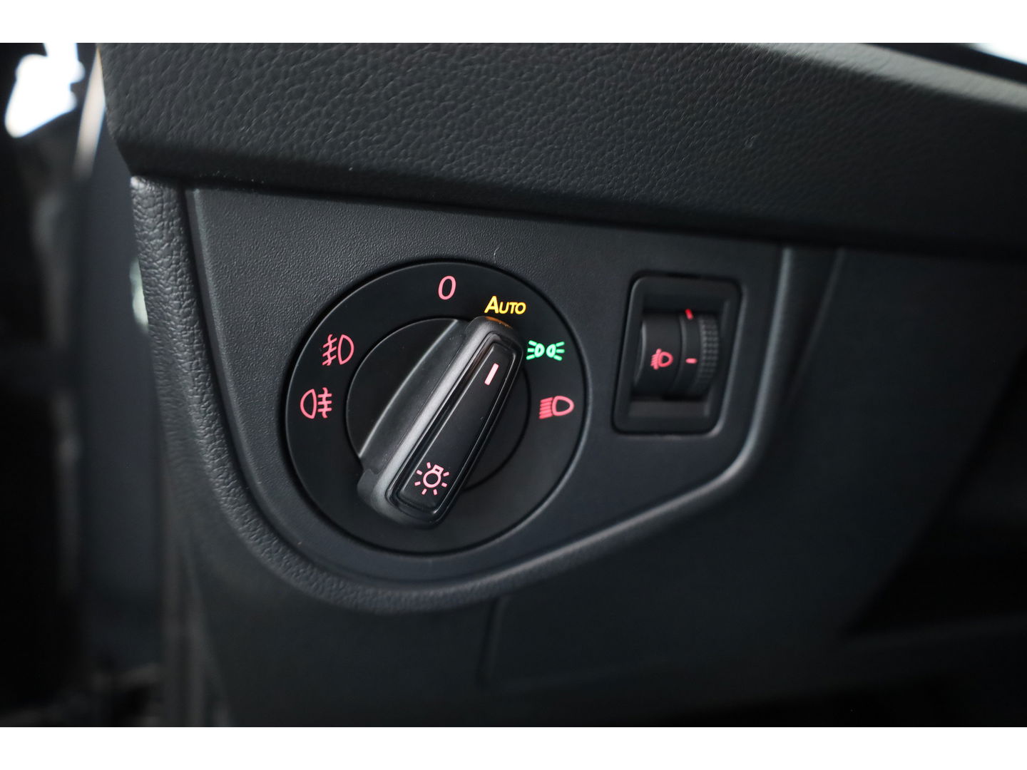 Volkswagen Polo 1.0 TSI Highline | Navi | All Seasons | PDC  V+A | Stoelverw. | Bluetooth