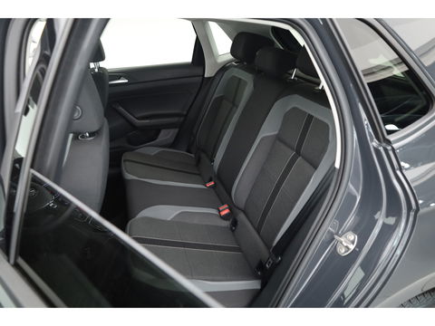 Volkswagen Polo 1.0 TSI Highline | Navi | All Seasons | PDC  V+A | Stoelverw. | Bluetooth
