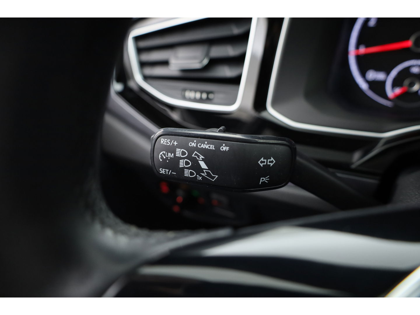 Volkswagen Polo 1.0 TSI Highline | Navi | All Seasons | PDC  V+A | Stoelverw. | Bluetooth