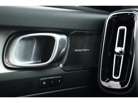 Volvo XC40 2.0 B3 Plus Black Edition 360 camera, Blis, ACC, Pixel LED