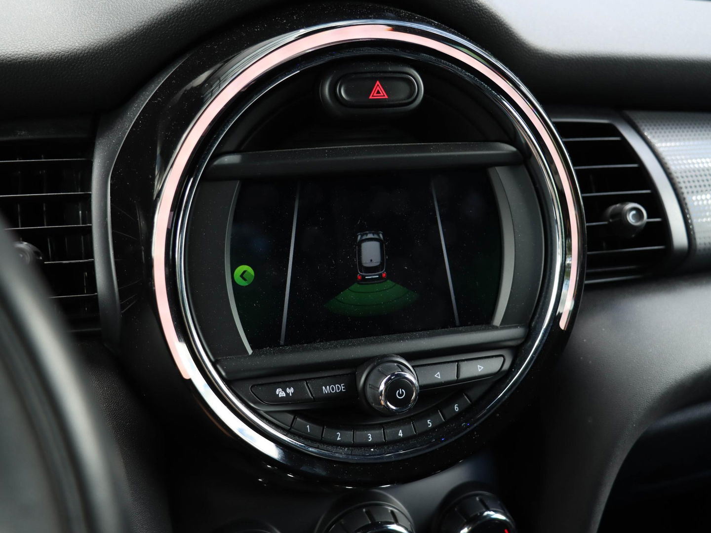 MINI Mini 1.5 Cooper Pepper Automaat Harman Kardon Navigatie LED Dealeronderhouden