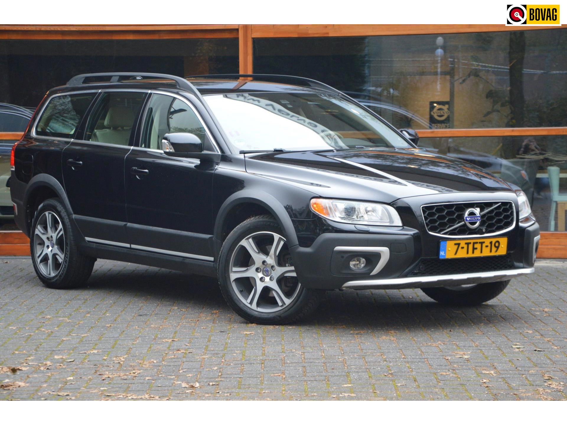 Volvo XC70 D4 | 5 Cilinder |Automaat | Standkachel | Trekhaak 1.600 kg | Dealeronderhouden | Luxe bekleding | Camera