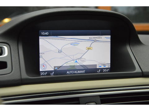 Volvo XC70 D4 | 5 Cilinder |Automaat | Standkachel | Trekhaak 1.600 kg | Dealeronderhouden | Luxe bekleding | Camera