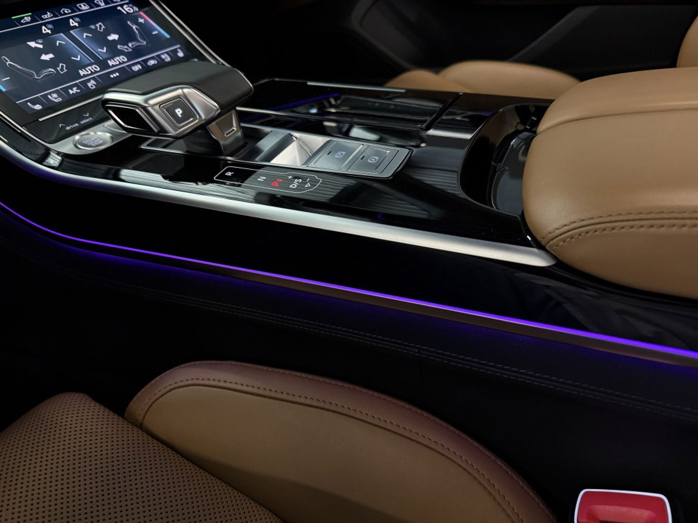 Audi A8 60 TFSIe LANG 449PK Quattro / Audi Exclusive / Laser / B&O