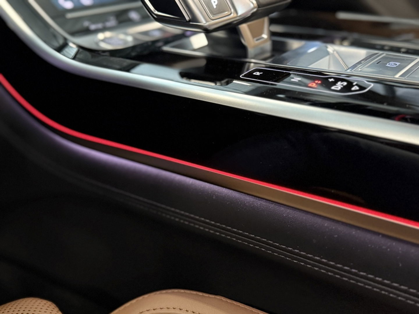 Audi A8 60 TFSIe LANG 449PK Quattro / Audi Exclusive / Laser / B&O