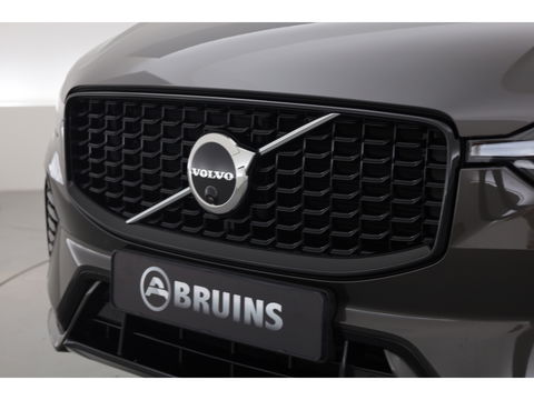 Volvo XC60 2.0 T6 Plug-in hybrid AWD Plus Dark Panorama-dak, Trekhaak, H&K Audio, ACC, Sportstoelen, 360 camera, 20 inch
