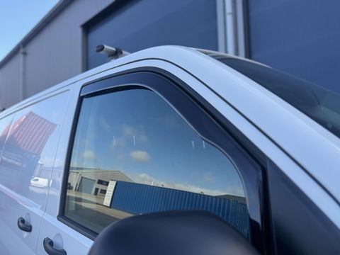 Volkswagen Transporter 2.0 TDI L2H1 30 Comfortline AIRCO / CRUISE CONTROLE / NAVI / CARPLAY / VERLAAGD