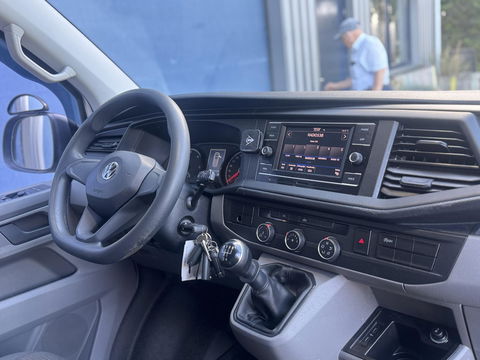 Volkswagen Transporter 2.0 TDI L2H1 30 Comfortline AIRCO / CRUISE CONTROLE / NAVI / CARPLAY / VERLAAGD