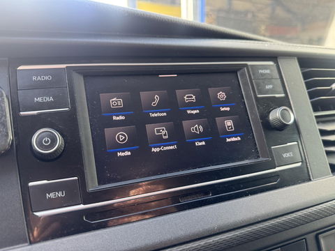 Volkswagen Transporter 2.0 TDI L2H1 30 Comfortline AIRCO / CRUISE CONTROLE / NAVI / CARPLAY / VERLAAGD