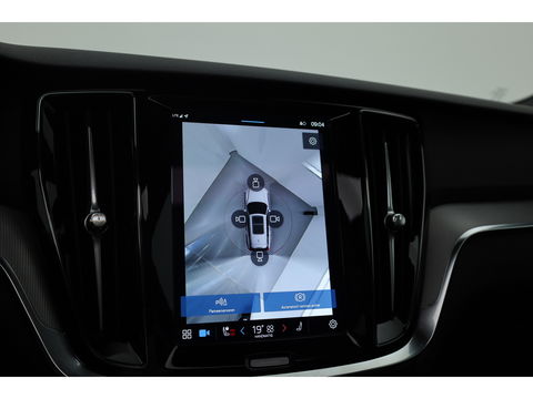Volvo V60 2.0 T6 Plug-in hybrid AWD Plus Dark Panorama-dak, H&K audio, Trekhaak, 360 camera, ACC, Blis