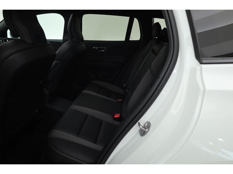 Volvo V60 2.0 T6 Plug-in hybrid AWD Plus Dark Panorama-dak, H&K audio, Trekhaak, 360 camera, ACC, Blis