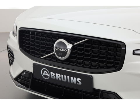 Volvo V60 2.0 T6 Plug-in hybrid AWD Plus Dark Panorama-dak, H&K audio, Trekhaak, 360 camera, ACC, Blis