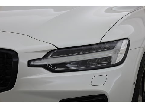 Volvo V60 2.0 T6 Plug-in hybrid AWD Plus Dark Panorama-dak, H&K audio, Trekhaak, 360 camera, ACC, Blis