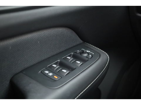 Volvo V60 2.0 T6 Plug-in hybrid AWD Plus Dark Panorama-dak, H&K audio, Trekhaak, 360 camera, ACC, Blis