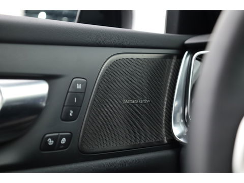 Volvo V60 2.0 T6 Plug-in hybrid AWD Plus Dark Panorama-dak, H&K audio, Trekhaak, 360 camera, ACC, Blis