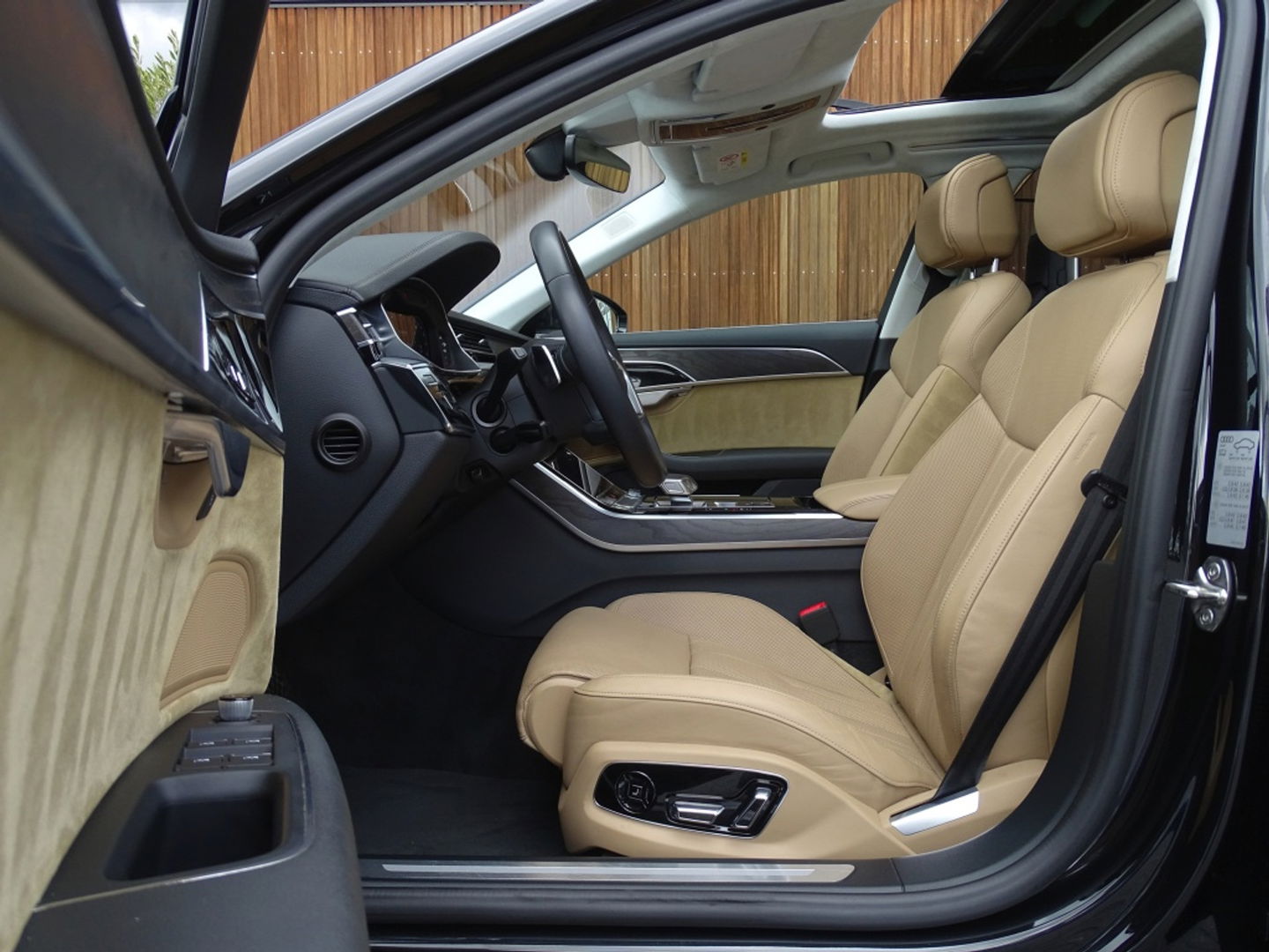 Audi A8 60 TFSIe 449PK V6 / B&O / Alcantara / Massage / TV / Matrix