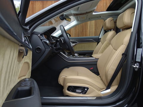 Audi A8 60 TFSIe 449PK V6 / B&O / Alcantara / Massage / TV / Matrix