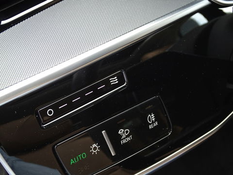 Audi A8 60 TFSIe 449PK V6 / B&O / Alcantara / Massage / TV / Matrix