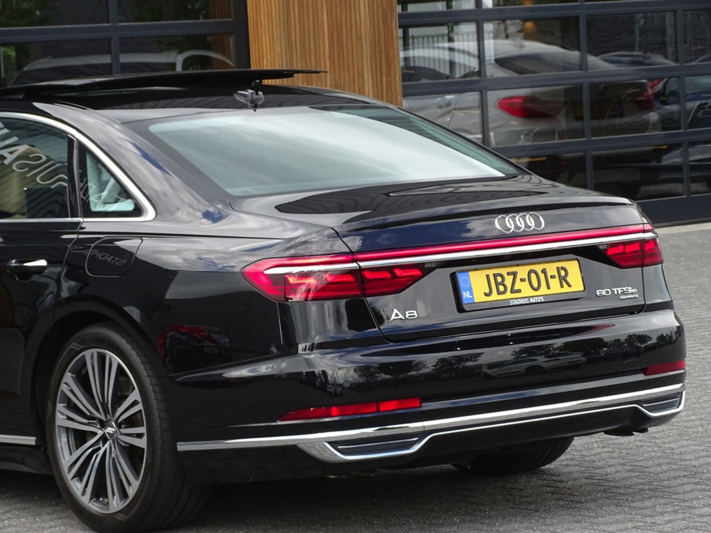 Audi A8 60 TFSIe 449PK V6 / B&O / Alcantara / Massage / TV / Matrix