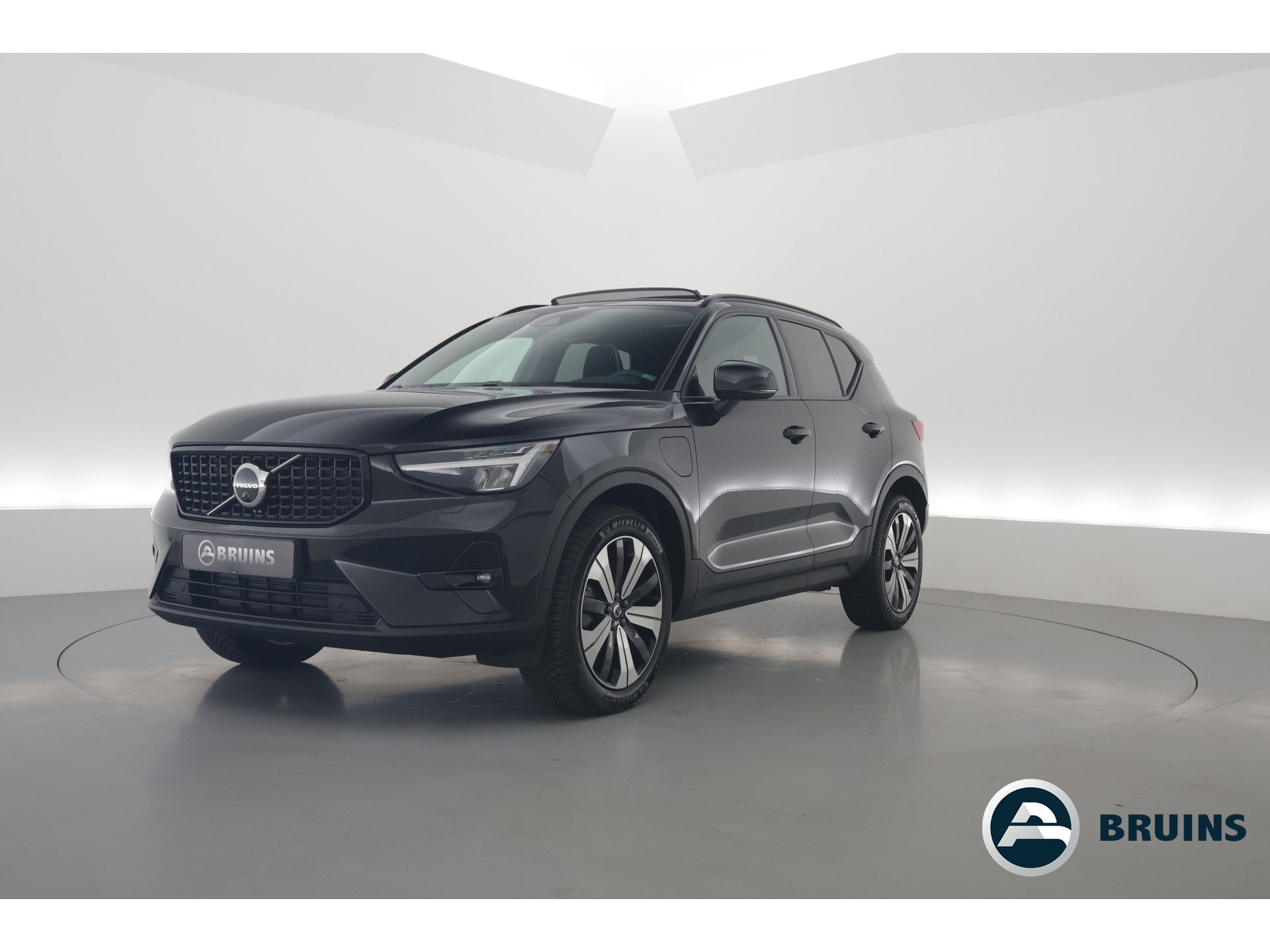 Volvo XC40 1.5 T5 Plug-in hybrid Ultimate Dark Panorama-dak, 360 camera, elek. stoelen, ACC, Blis