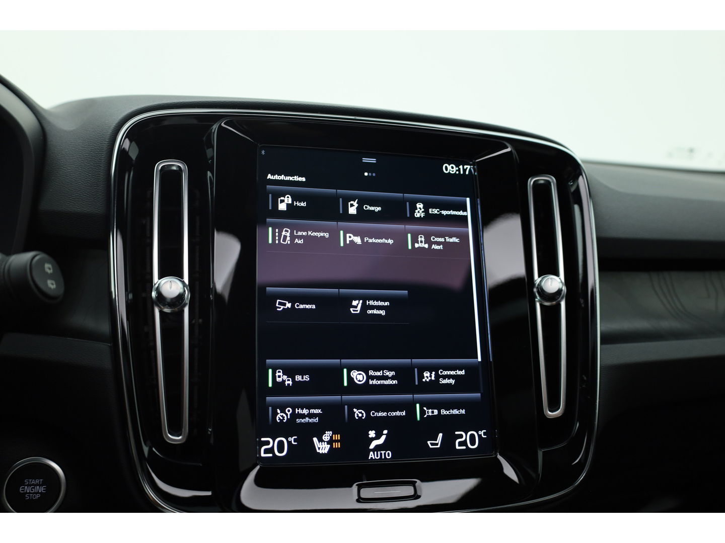 Volvo XC40 1.5 T5 Plug-in hybrid Ultimate Dark Panorama-dak, 360 camera, elek. stoelen, ACC, Blis