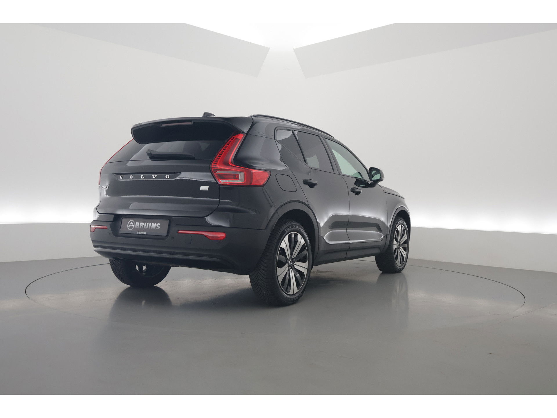 Volvo XC40 1.5 T5 Plug-in hybrid Ultimate Dark Panorama-dak, 360 camera, elek. stoelen, ACC, Blis
