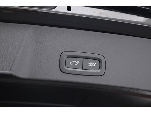 Volvo XC40 1.5 T5 Plug-in hybrid Ultimate Dark Panorama-dak, 360 camera, elek. stoelen, ACC, Blis