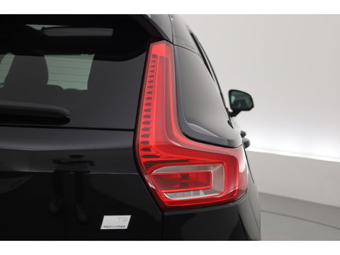 Volvo XC40 1.5 T5 Plug-in hybrid Ultimate Dark Panorama-dak, 360 camera, elek. stoelen, ACC, Blis