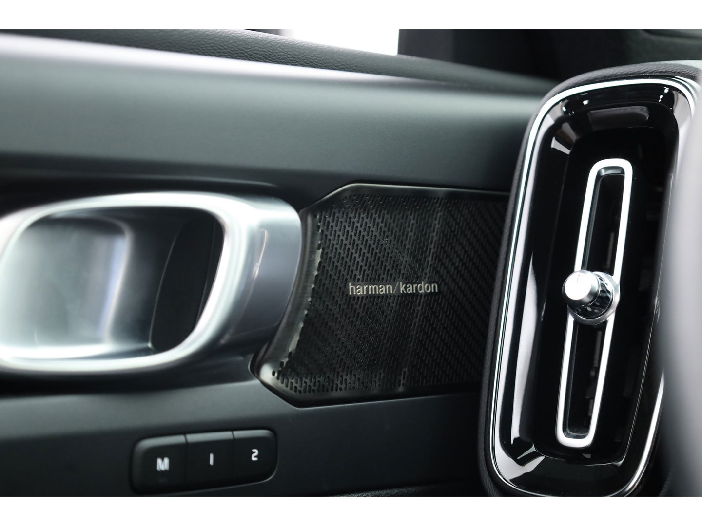 Volvo XC40 1.5 T5 Plug-in hybrid Ultimate Dark Panorama-dak, 360 camera, elek. stoelen, ACC, Blis