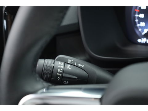 Volvo XC40 1.5 T5 Plug-in hybrid Ultimate Dark Panorama-dak, 360 camera, elek. stoelen, ACC, Blis