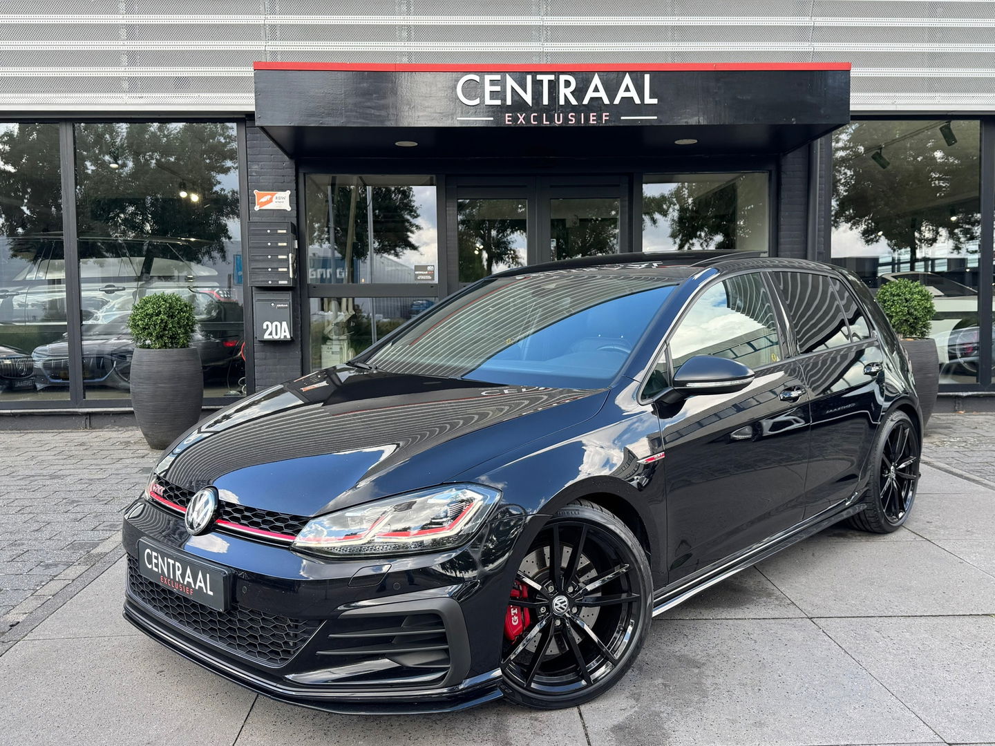 Volkswagen Golf GTI TCR 2.0 TSI 300PK|Pano|Akrapovic|Dynaudio|Memory|Leder|ACC|Carplay|Keyless|Camera|Bearlock