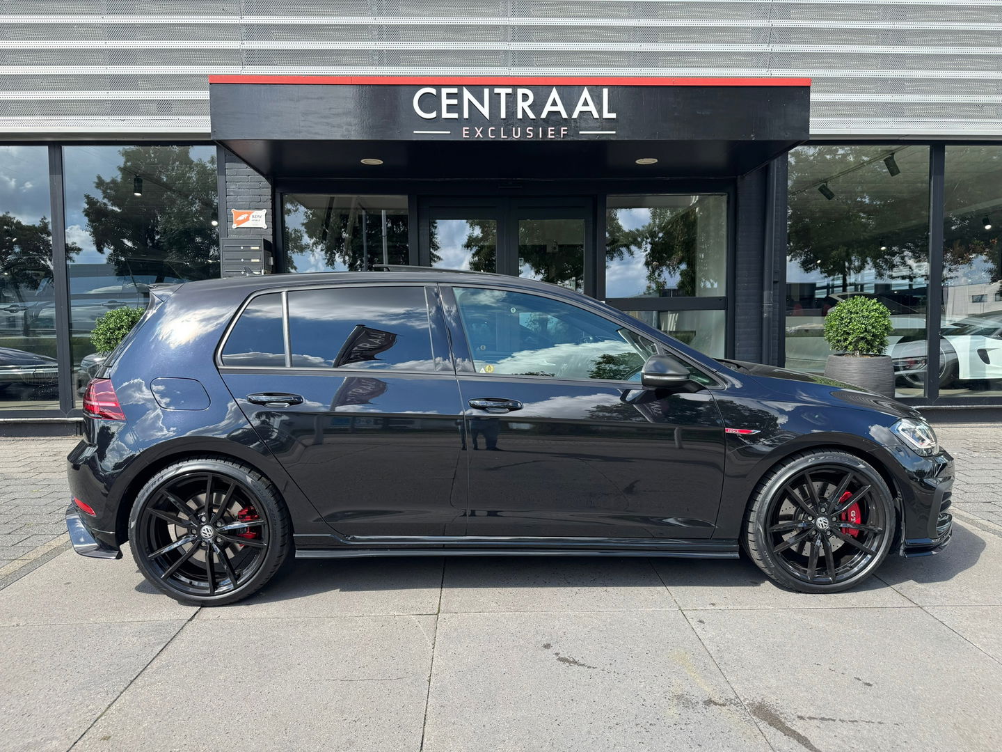 Volkswagen Golf GTI TCR 2.0 TSI 300PK|Pano|Akrapovic|Dynaudio|Memory|Leder|ACC|Carplay|Keyless|Camera|Bearlock