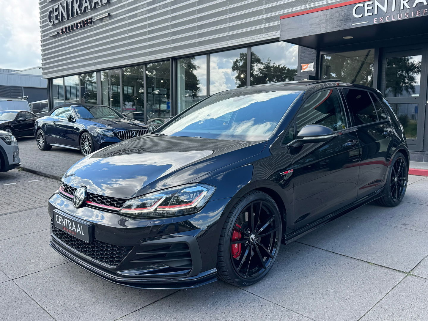 Volkswagen Golf GTI TCR 2.0 TSI 300PK|Pano|Akrapovic|Dynaudio|Memory|Leder|ACC|Carplay|Keyless|Camera|Bearlock