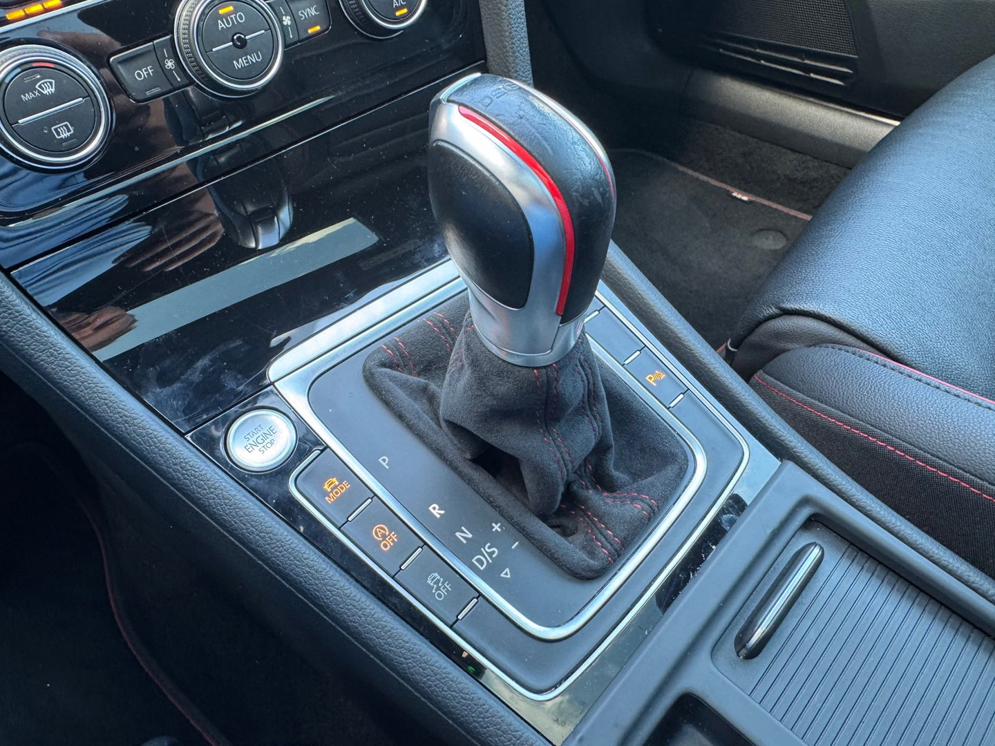 Volkswagen Golf GTI TCR 2.0 TSI 300PK|Pano|Akrapovic|Dynaudio|Memory|Leder|ACC|Carplay|Keyless|Camera|Bearlock